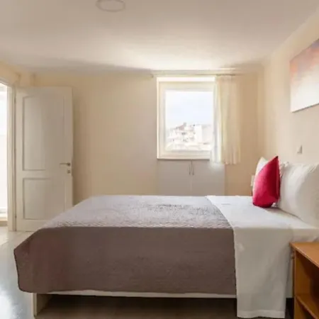Newly Reconstructed Flat 100sqm! Apartamento *